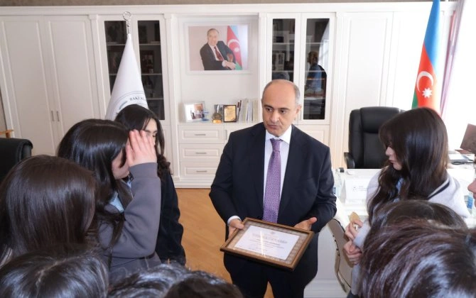 BSU-da abituriyentlər üçün fürsət: maarifləndirici infoturlar başlayıb - FOTO
