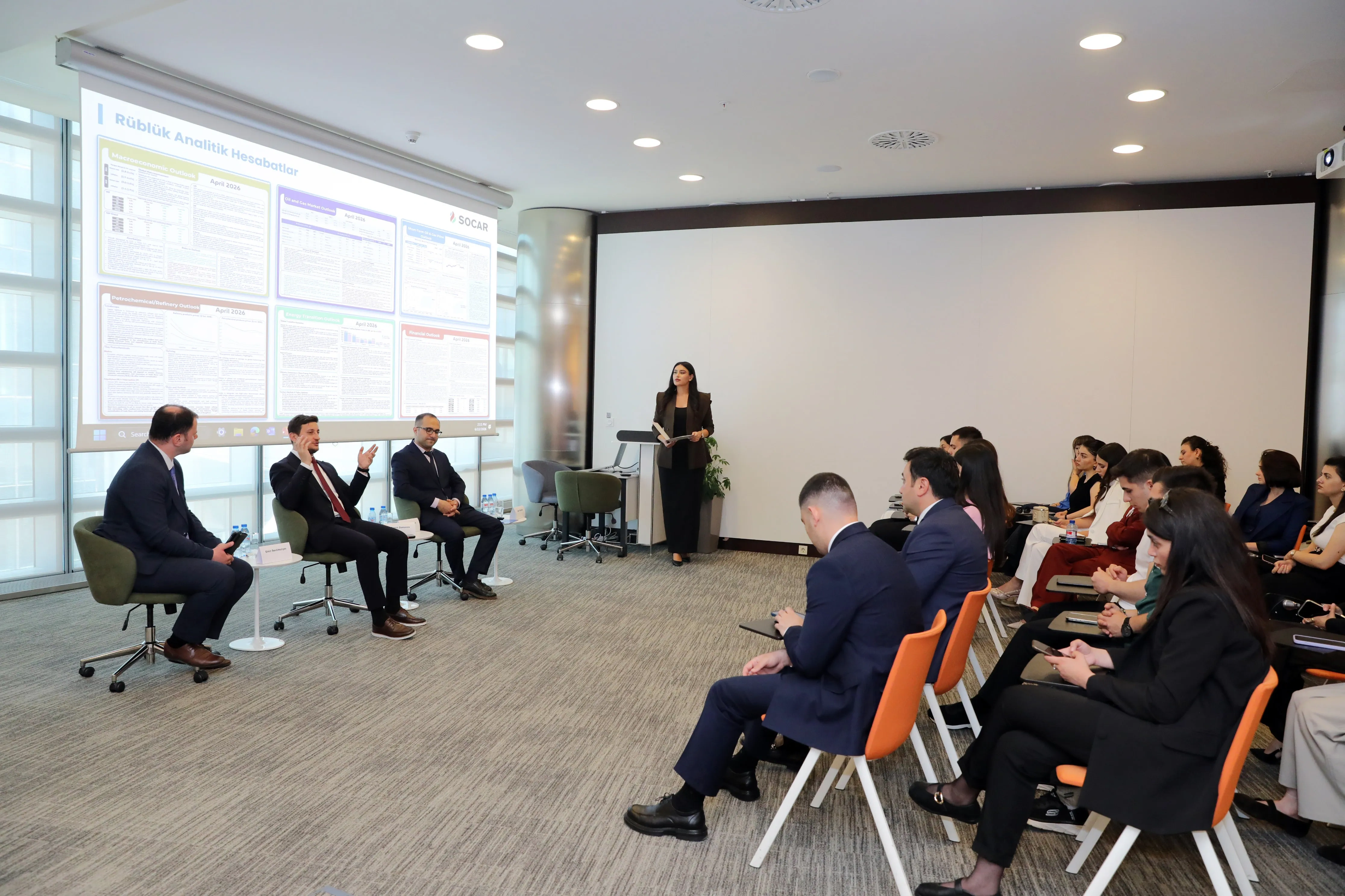 SOCAR-ın Baş ofisində gənc media nümayəndələri üçün növbəti məlumatlandırma sessiyası təşkil olunub - FOTO