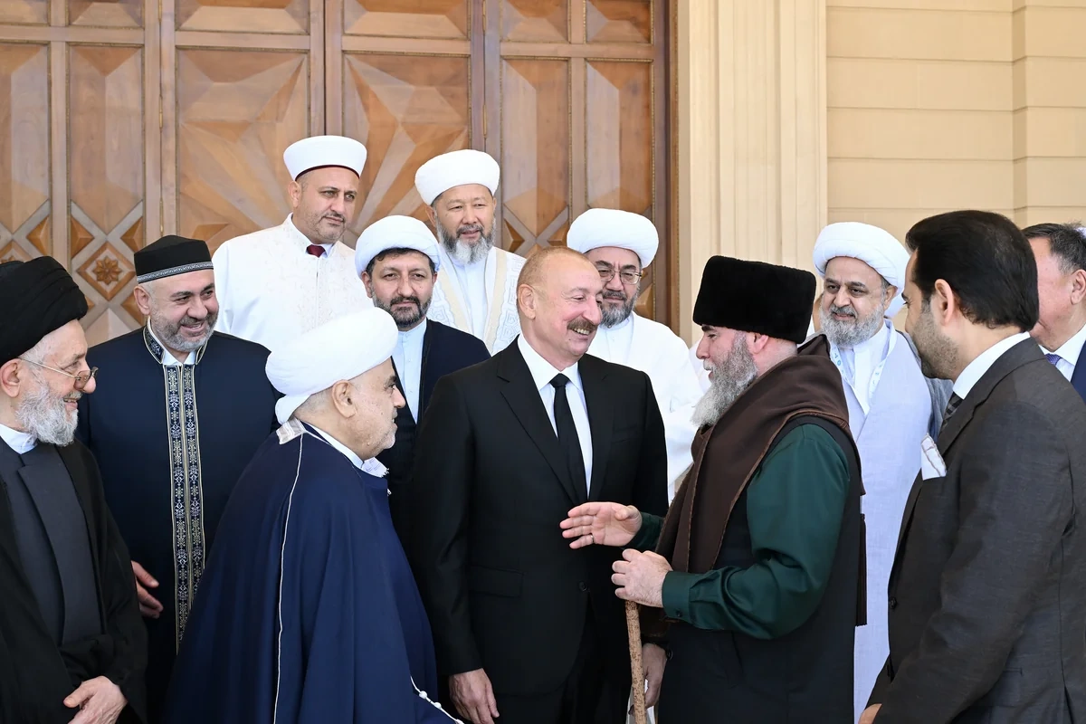 İlham Əliyev Bakıda keçirilən beynəlxalq konfransların iştirakçılarını qəbul etdi - FOTO