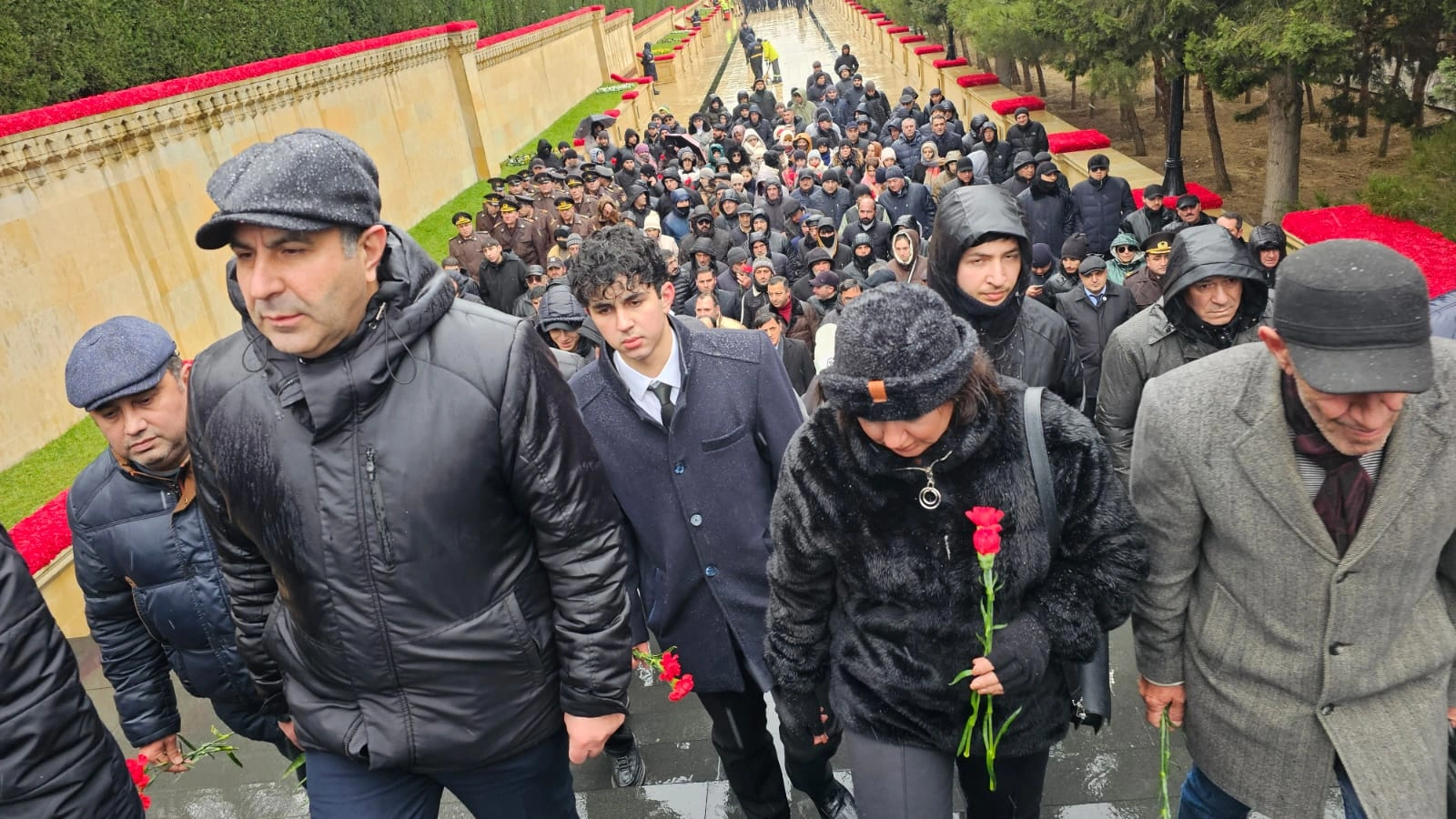 Ədalət Partiyası 20 Yanvar şəhidlərinin xatirəsini yad edib - FOTO