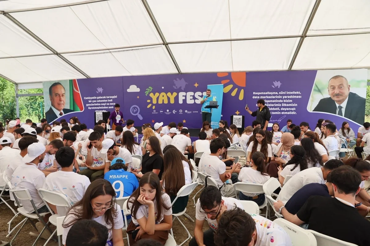 "Yay Fest 2026"nın iştirakçıları müasir şəhərlər və texnologiyalar barədə məlumatlandırılıb - FOTO