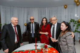 Ahıl şəxslər üçün sosial xidmət müəssisəsində Yeni il süfrəsi açılıb - FOTO