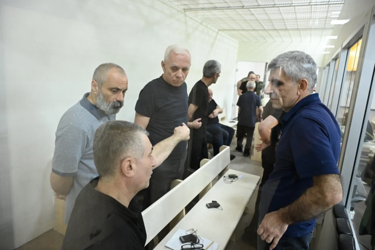 Ermənistan vətəndaşlarının şikayətləri üzrə apellyasiya məhkəməsində hakimlər kollegiyası müşavirəyə gedib