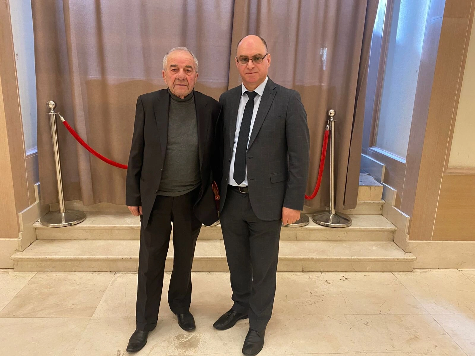 “Ay bədbəxtlər və yaxud yarımbədbəxtlər, Anar yazıçıdır e, futbolçu deyil...” – 80 yaşlı Seyran Səxavətdən hadisə kimi MÜSAHİBƏ