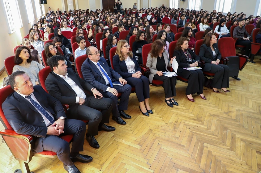 ADU-da “Gələcəyin İngilis Dili (Future English)” layihəsinin yekunlarına həsr olunmuş tədbir keçirilib - FOTO