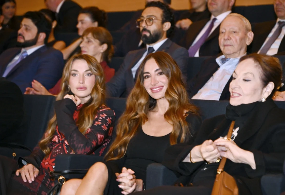 "44" bədii filminin premyerası baş tutub: Arzu Əliyeva və Alyona Əliyeva təqdimatda iştirak ediblər