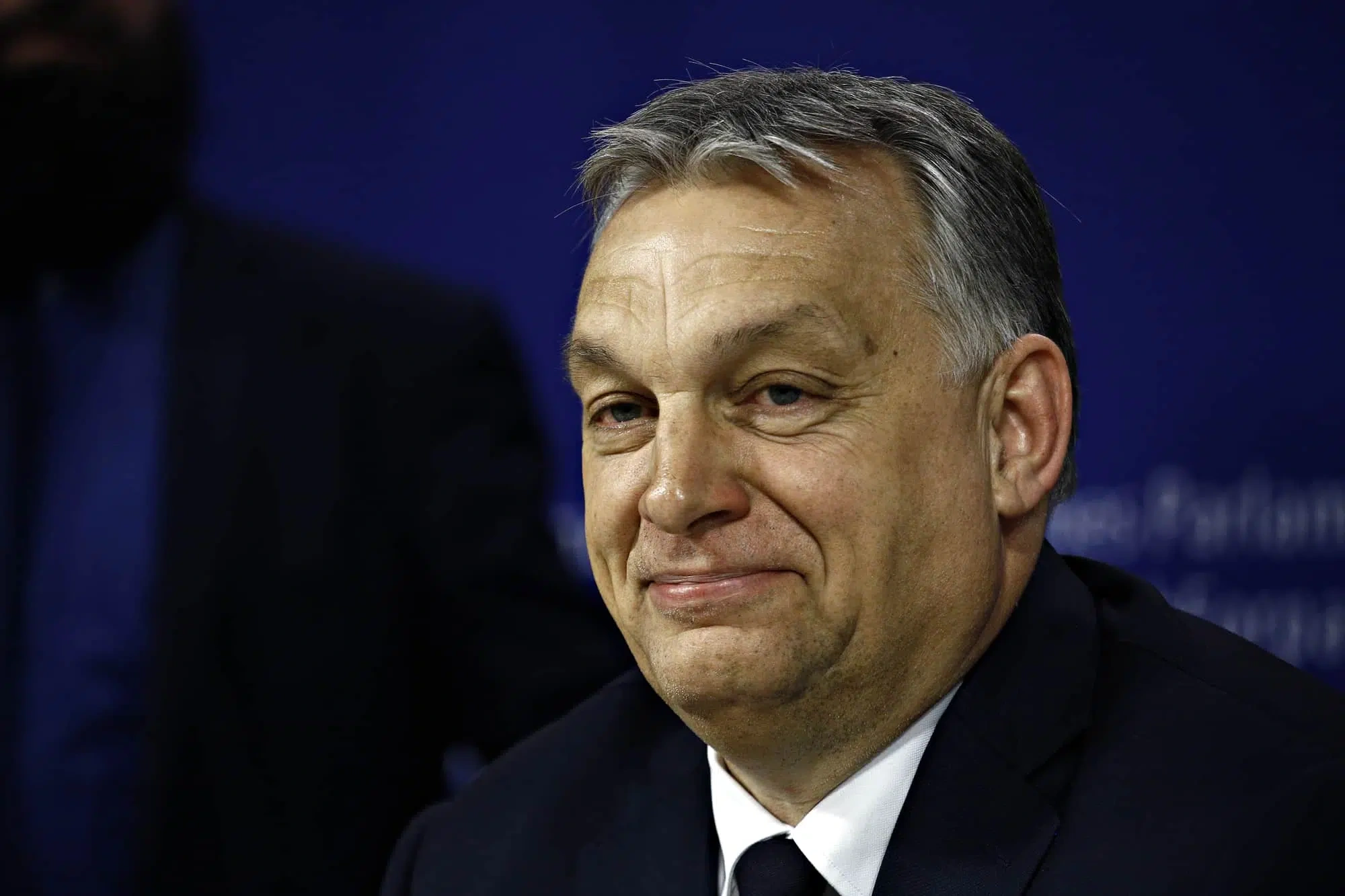 "Orban ilk dəfə olaraq hakimiyyətini itirmək təhlükəsi ilə üz-üzədir" - "Politico"