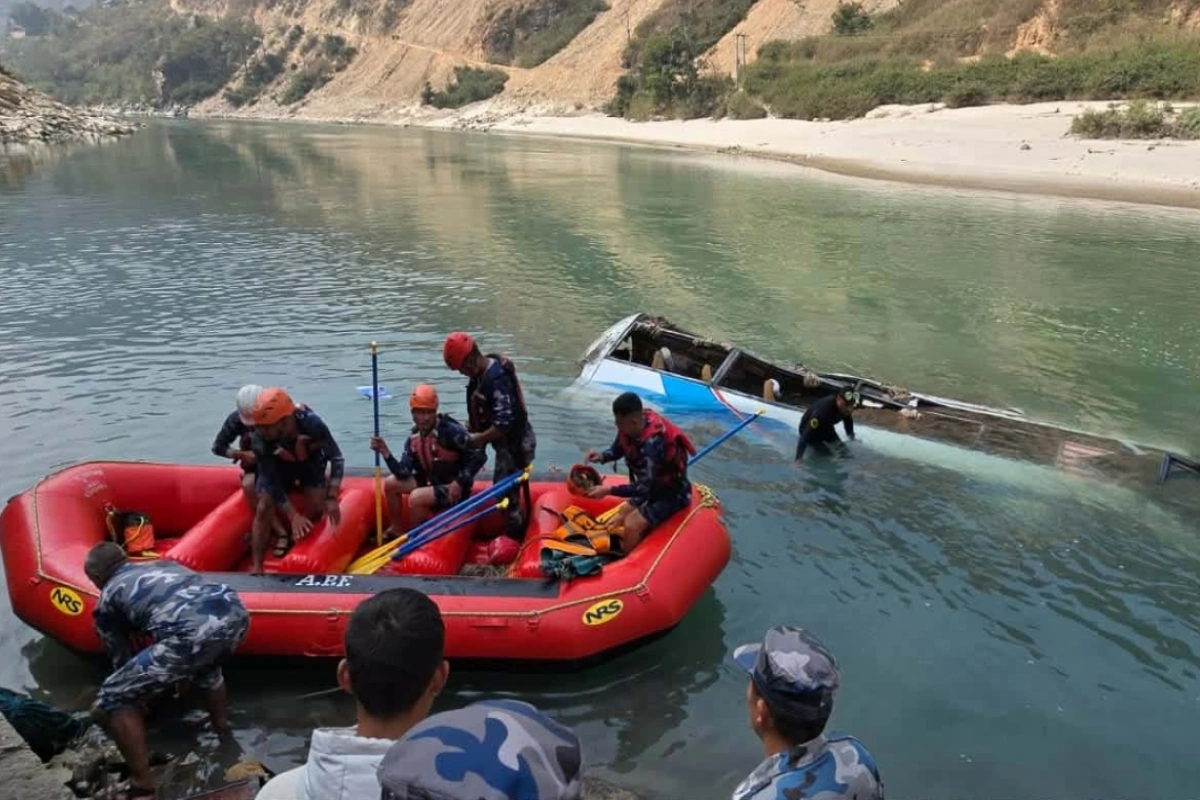 Nepalda avtobusun çaya düşməsi nəticəsində azı 12 nəfər ölüb