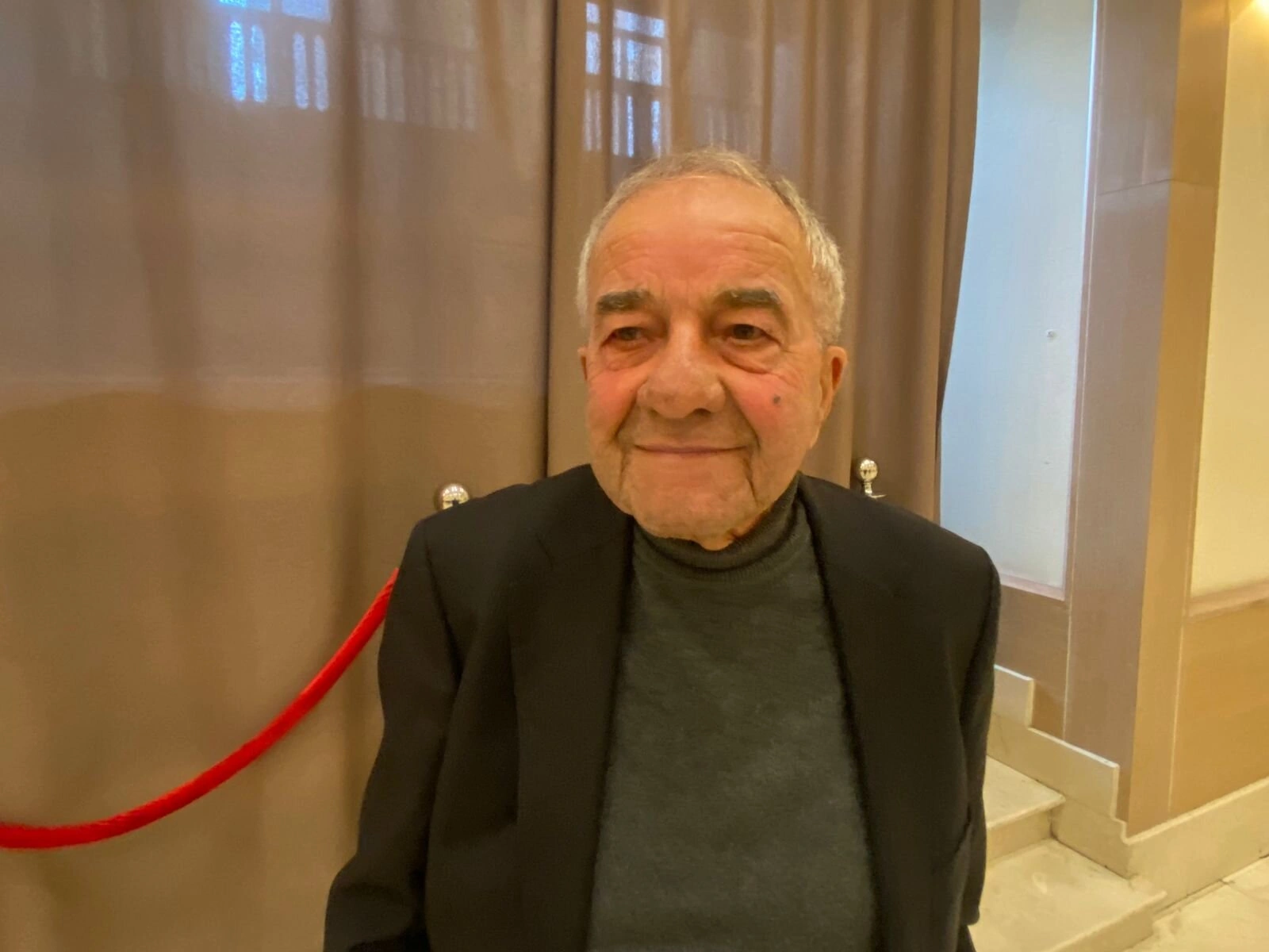 “Ay bədbəxtlər və yaxud yarımbədbəxtlər, Anar yazıçıdır e, futbolçu deyil...” – 80 yaşlı Seyran Səxavətdən hadisə kimi MÜSAHİBƏ