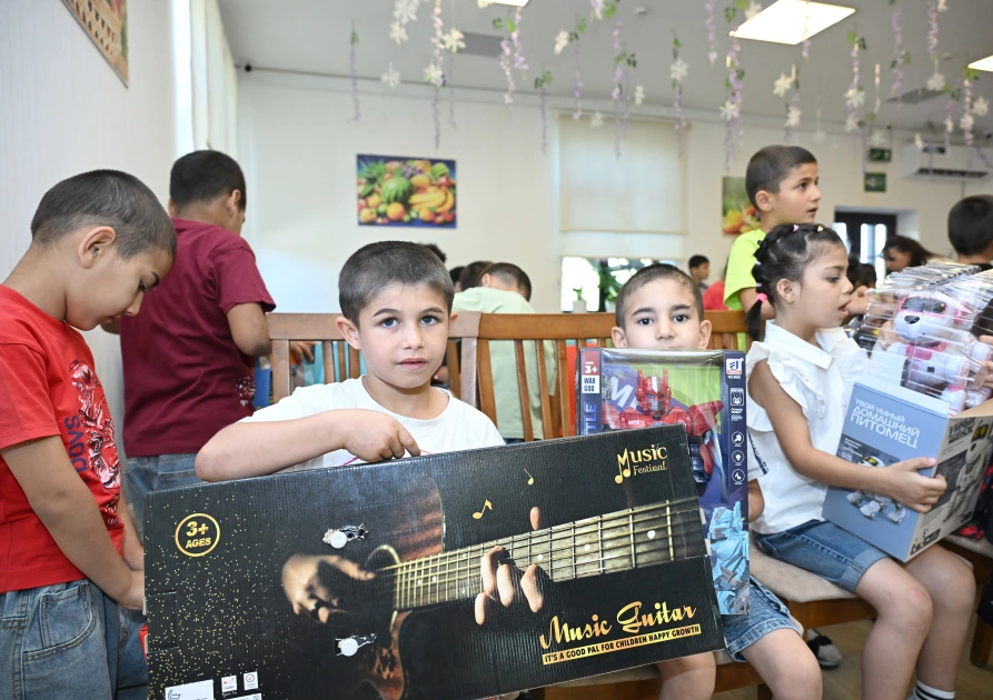 Leyla Əliyeva Şəkidə Uşaq evi sosial xidmət müəssisəsinin sakinləri ilə görüşdü – FOTO