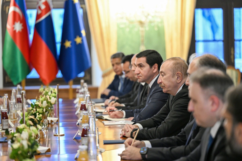 Bratislavada Azərbaycan Prezidenti İlham Əliyevin Slovakiya Prezidenti ilə geniş tərkibdə görüşü olub - FOTO - YENİLƏNİB