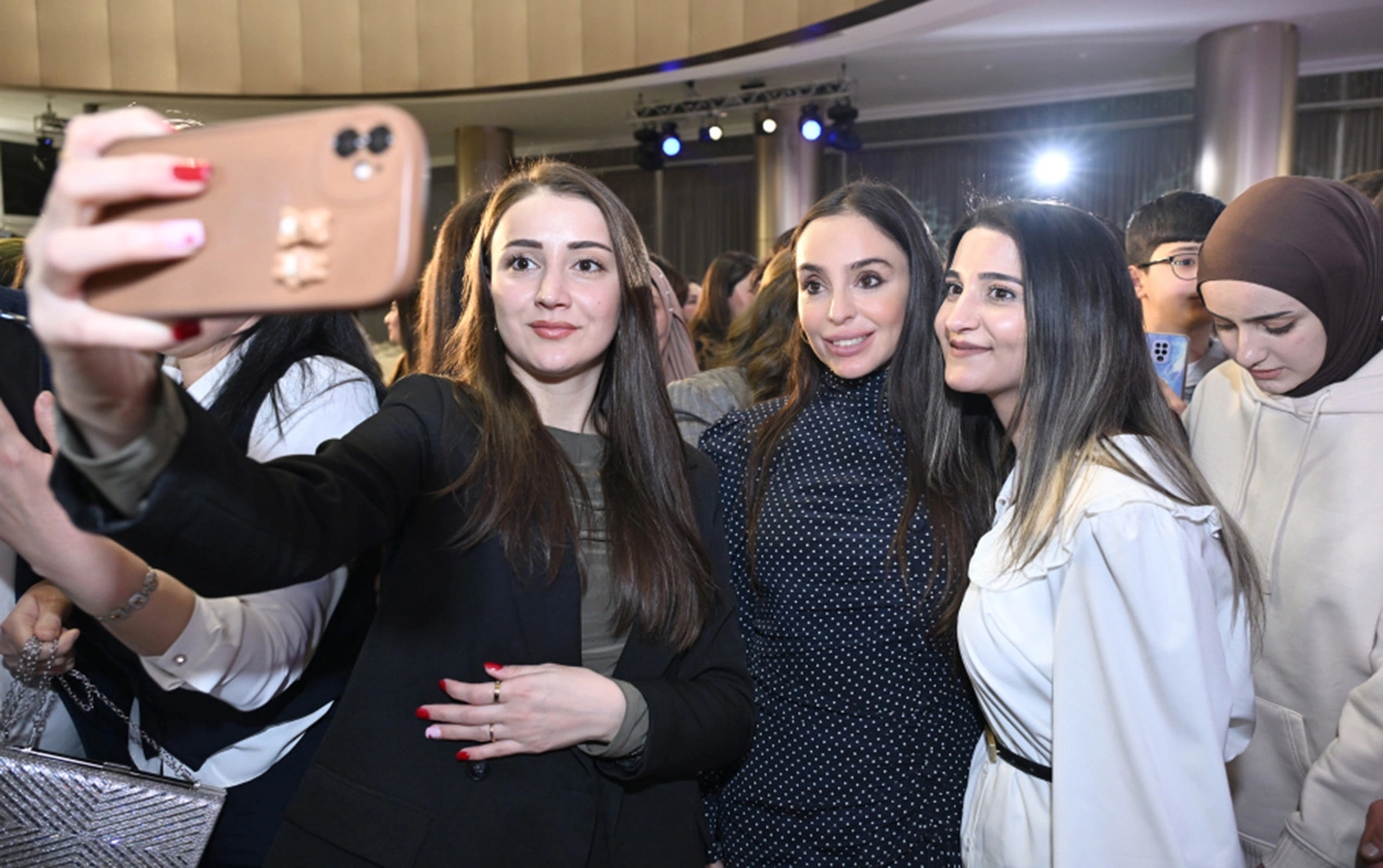 Leyla Əliyeva “Qış nağılı”nın açılışında - Fotolar