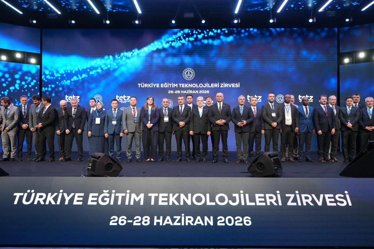 Nazir müavini İdris İsayev Türkiyə Təhsil Texnologiyaları Zirvəsi və Sərgisində çıxış edib - FOTO
