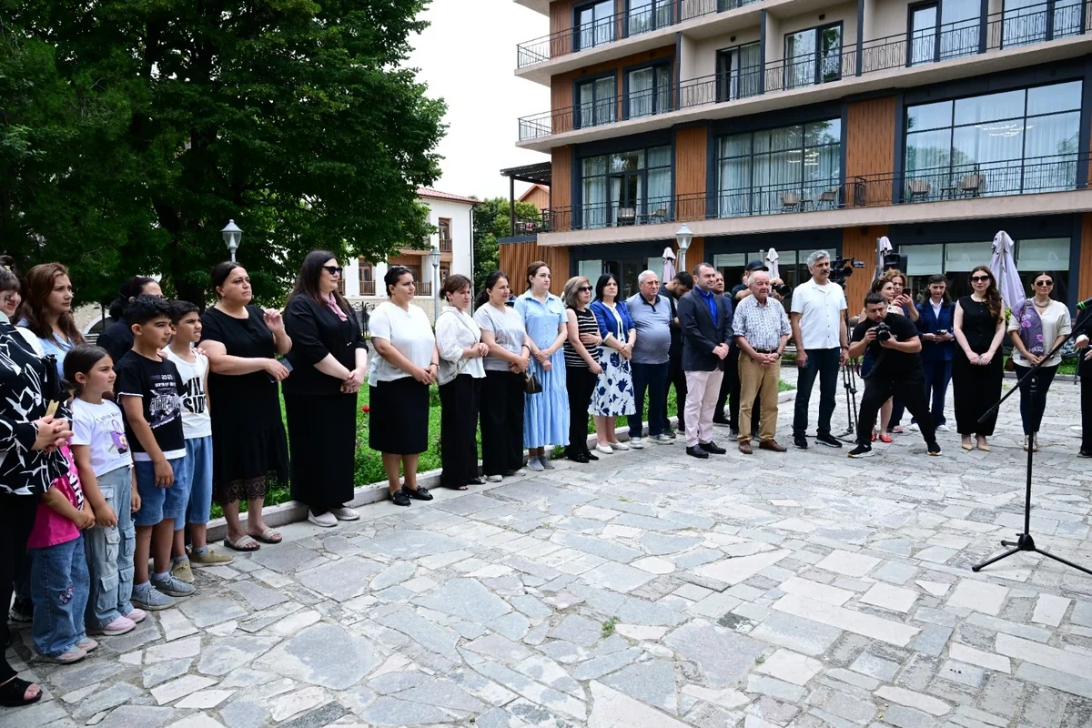 Şuşada "Kitab dayanacağı" istifadəyə verilib - FOTO