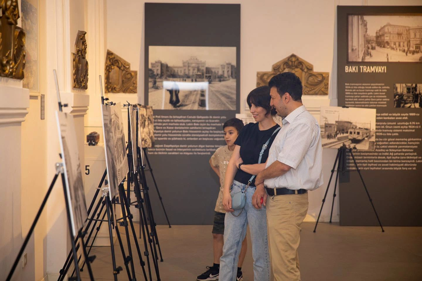 “Açıq qapı”dan bir əsrlik tarixə baxış - FOTO
