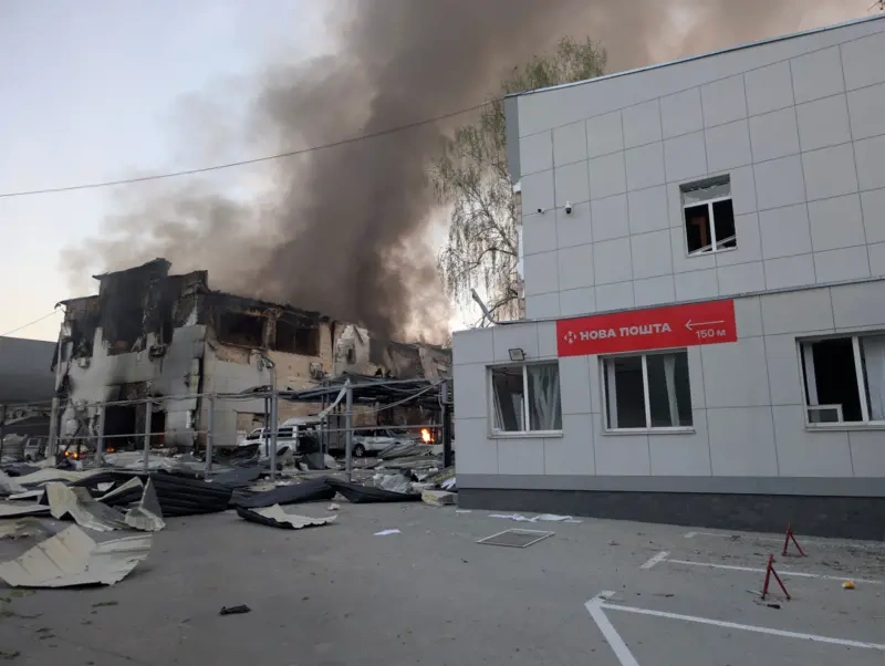 Putinin hədəsindən sonra Ukraynaya kütləvi zərbə: şəhərlərə onlarla raket və yüzlərlə dron hücumu edilib - BBC