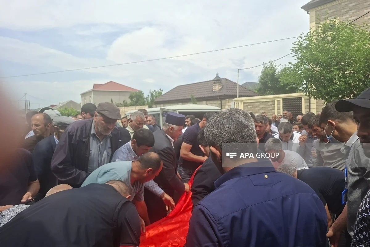 Azov dənizində gəmiyə dron hücumunda həlak olan Fuad Orucov dəfn edildi - FOTO