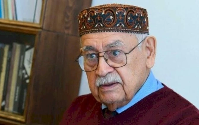 “Yekə kişidir, şıllaq atır, şüşəni sındırıb içəri soxulur” – Aydın Kazımzadə