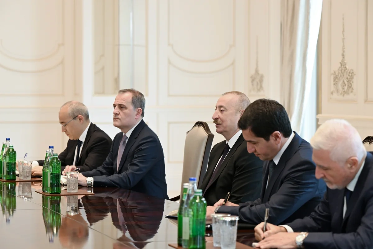 İlham Əliyev BƏƏ nümayəndə heyətini qəbul etdi - FOTO
