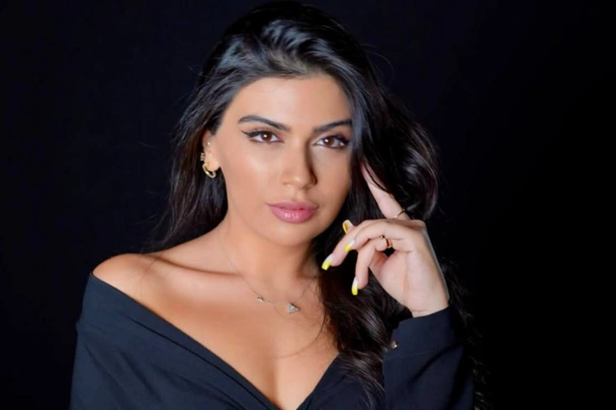 Roza Zərgərlinin qızı BenAy mahnı təqdim etdi