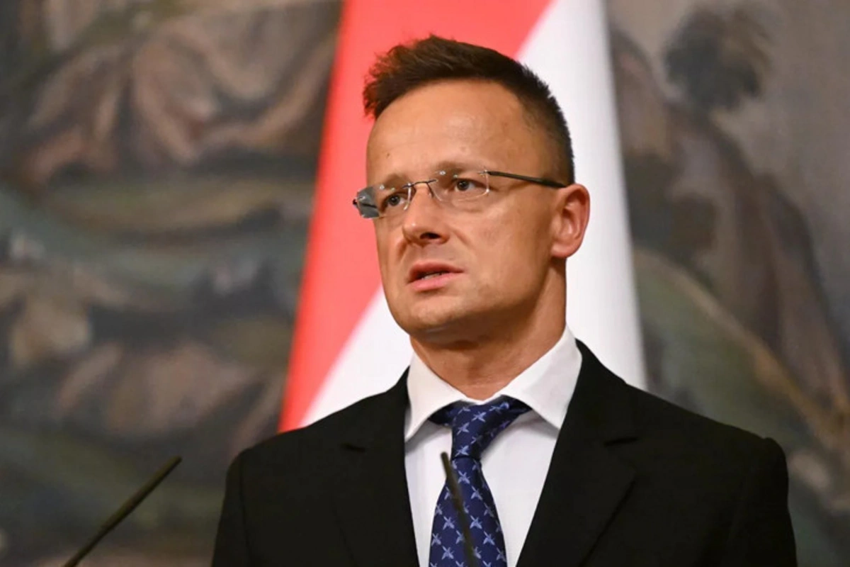 Siyarto: "Macarıstan Ukraynaya bir avro da yardım etməyəcək"