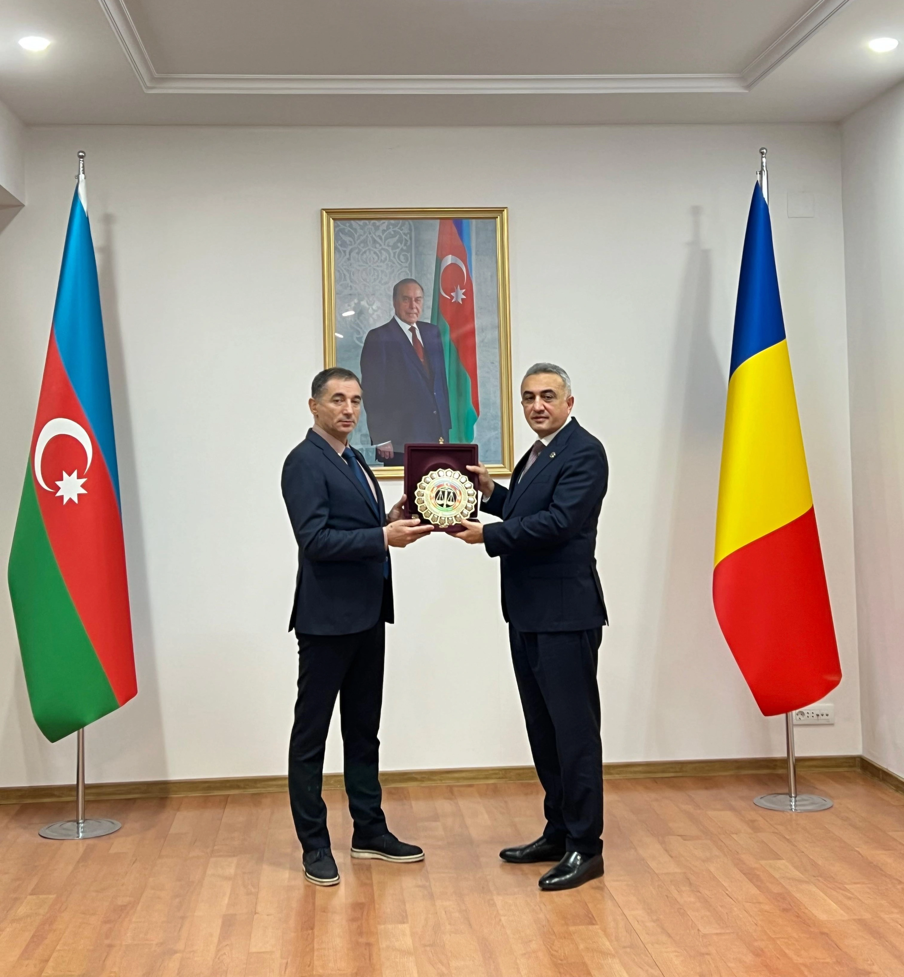 Vəkillər Kollegiyasının nümayəndə heyəti Azərbaycanın Rumıniyadakı səfirliyini ziyarət etdi - FOTO