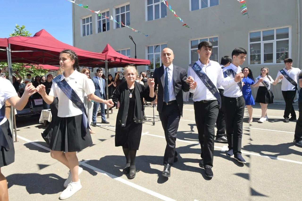 Elm və təhsil naziri “Son zəng” tədbirində iştirak etdi - FOTOLAR