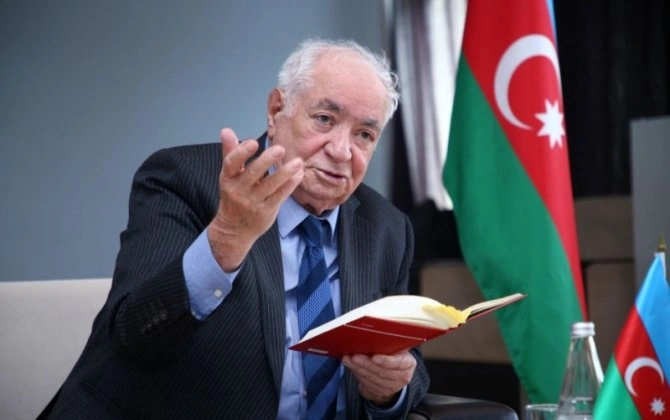 Vahid Əziz: “Məmur özünü "üç manatlıq xoruz" kimi dartıb qırağa çəksə, onu heç kəs saymayacaq”