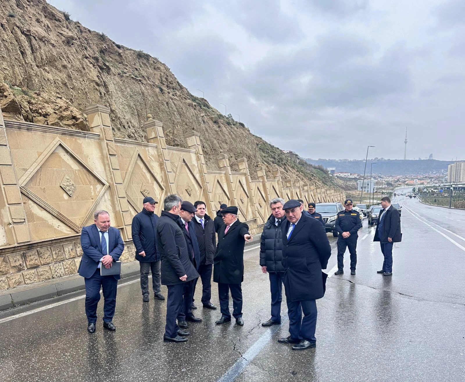 Kəmaləddin Heydərov Bibiheybət yolundakı vəziyyətlə tanış oldu - FOTO/VİDEO