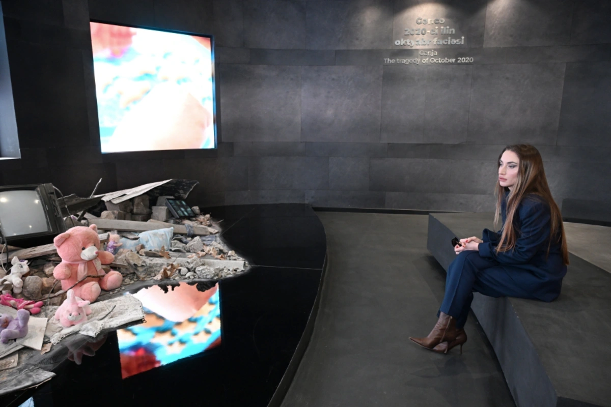 Leyla Əliyeva və Alyona Əliyeva Gəncə Memorial Kompleksini və Milli Qəhrəman Natiq Qasımovun ailəsini ziyarət ediblər - FOTO