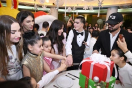 Leyla Əliyeva, Arzu Əliyeva və Alena Əliyeva xüsusi qayğıya ehtiyacı olan uşaqlar üçün təşkil olunan bayram şənliyində iştirak ediblər - FOTO