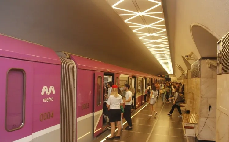 İyulda metrodan istifadə edənlərin sayı açıqlandı
