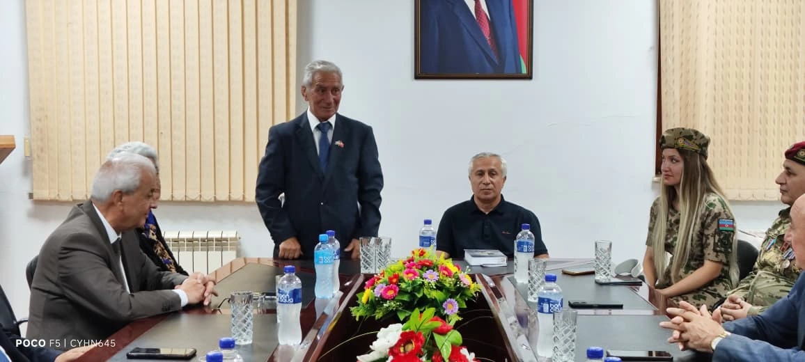 Qarabağ döyüşçüsü, şəhid atası Əkbər Rüstəmovun kitabının təqdimatı keçirildi - FOTO