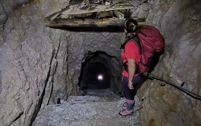 Azərbaycanlı alpinistlər İtaliyanın Dolomit dağlarında Monte Paterno zirvəsinə qalxıblar - FOTO