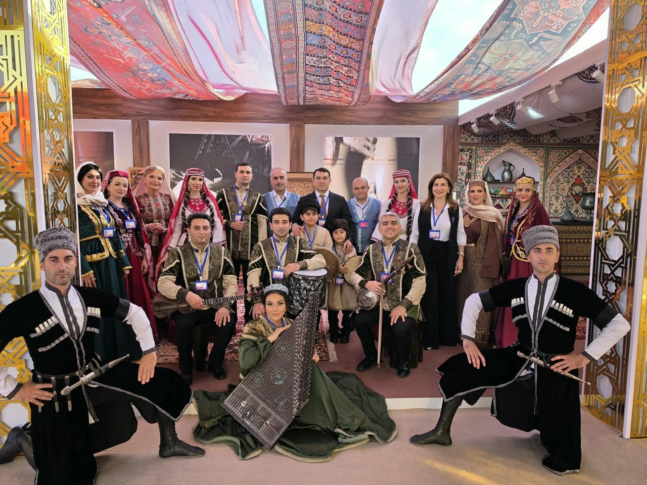 Prezidentə “sizi çox istəyirəm” deyən balaca xanəndələr Babək Niftəliyevin övladları imiş+ÖZƏL+FOTOLAR