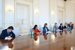 Prezident Aİ-nin ali nümayəndəsinin başçılıq etdiyi nümayəndə heyətini qəbul edib - FOTO