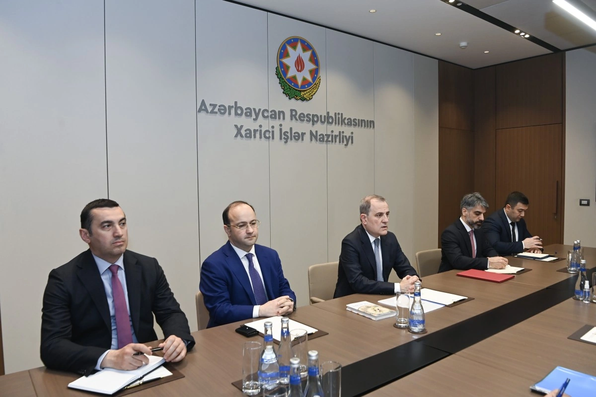 Hindistanın yeni səfiri etimadnaməsinin surətini Ceyhun Bayramova təqdim edib - FOTO