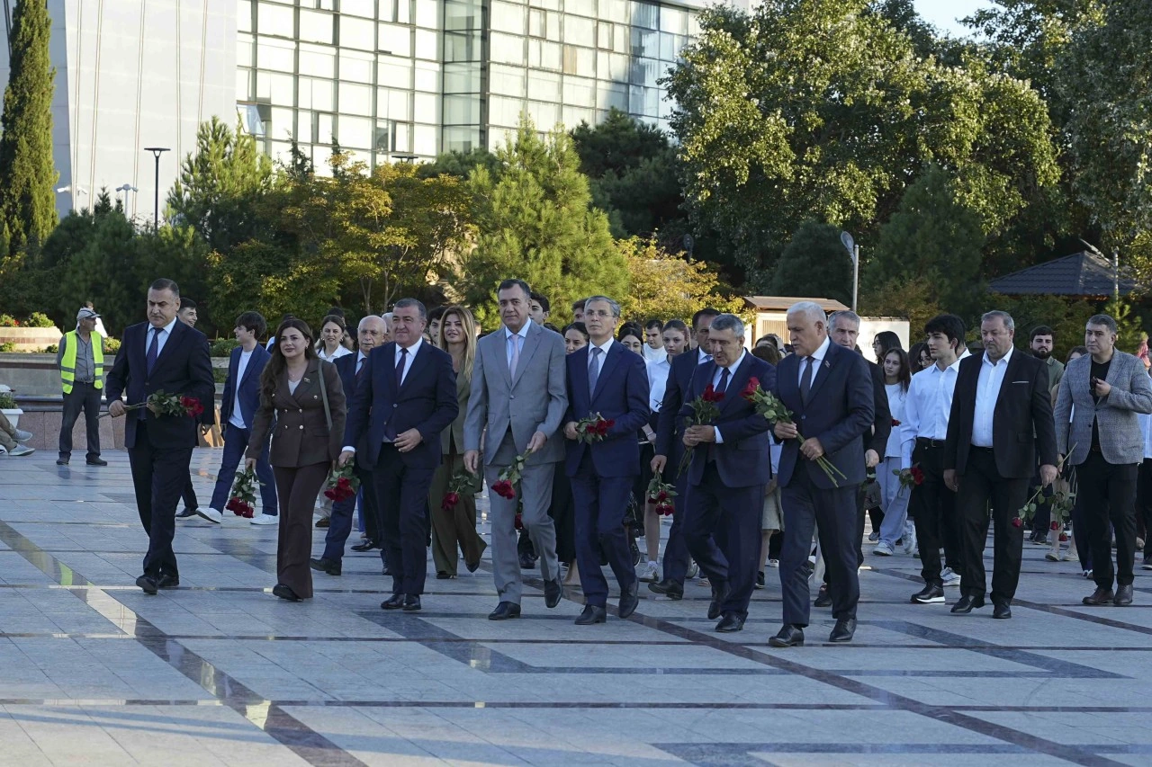 Xətaidə yüksək bal toplamış məzunlarla görüş və konsert proqramı təşkil olundu - FOTO/VİDEO