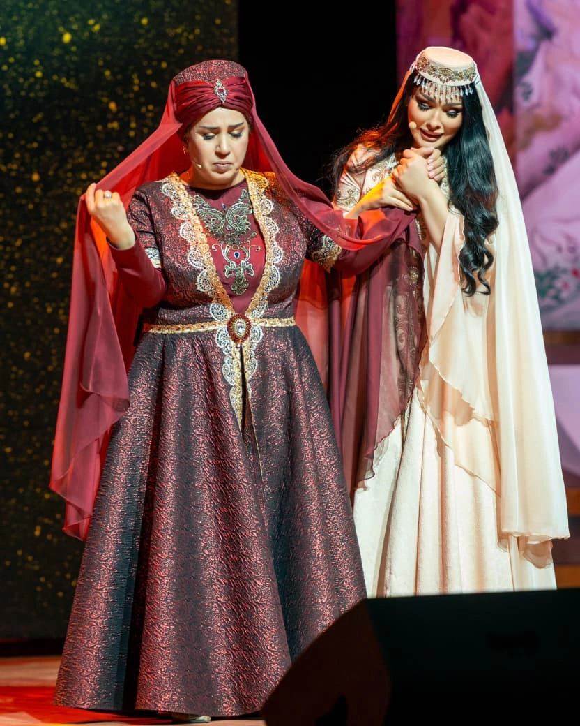 “Artıq çəkimə görə arıqlayıb 15 il sonra Leylini oynadım”-Zeynəb Xanlarova tamaşadan öncə xanəndəyə nə deyib?-ÖZƏL