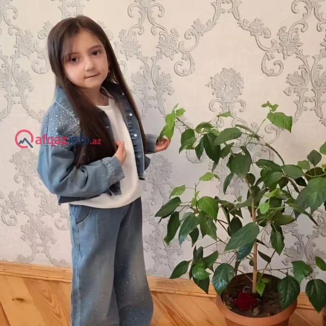 Velosiped sürərkən kanala düşərək ölən yeddi yaşlı Aylinin FOTOSU