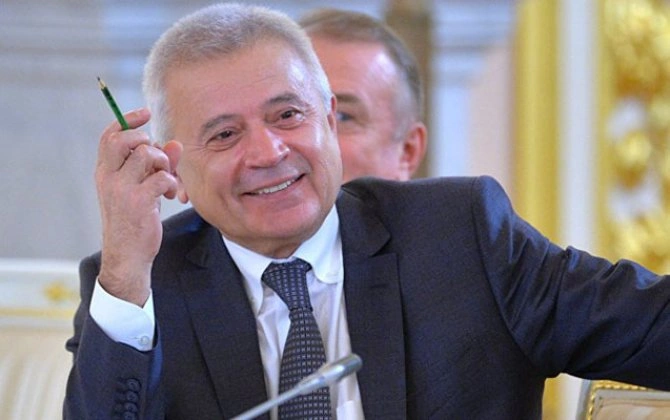 Ötən il rusiyalı milyarderlərin sərvəti artıb - İlk onluqda Vahid Ələkbərov da var