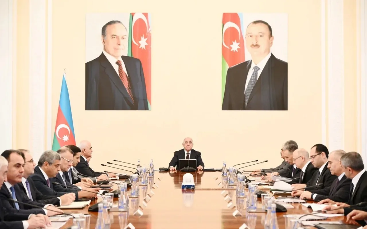 Nazirlər Kabinetinin iclası keçirildi - YENİLƏNİB + FOTO