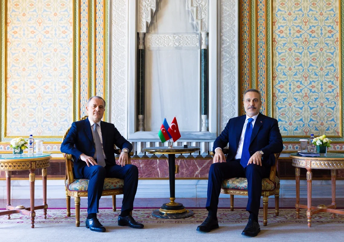 Ceyhun Bayramov Hakan Fidanla görüşdü