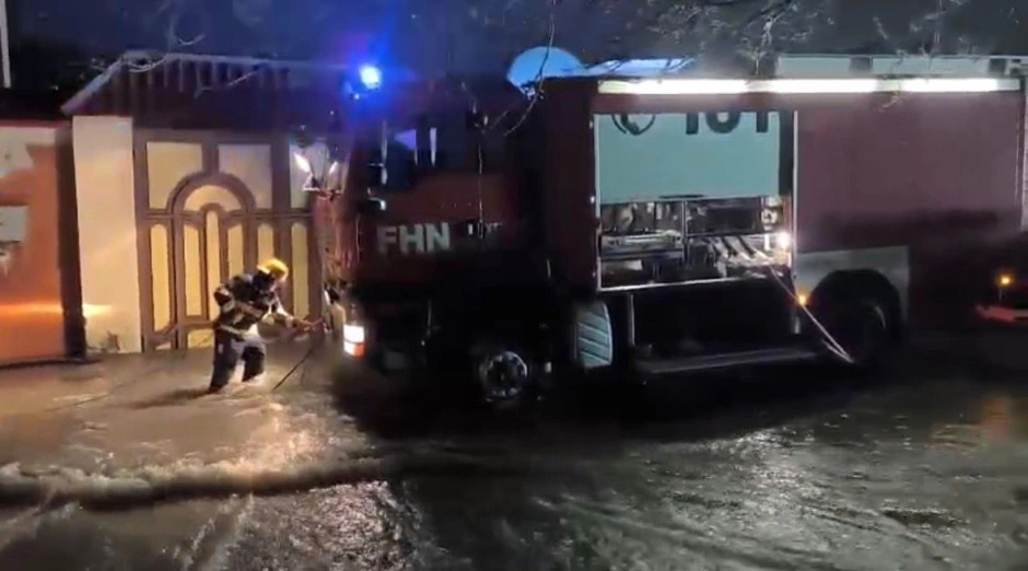 FHN xilasetmə işlərini davam etdirir - FOTO/VİDEO