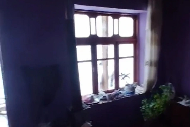 Lerikdə güclü qar evin dam örtüyünü uçurub - FOTO