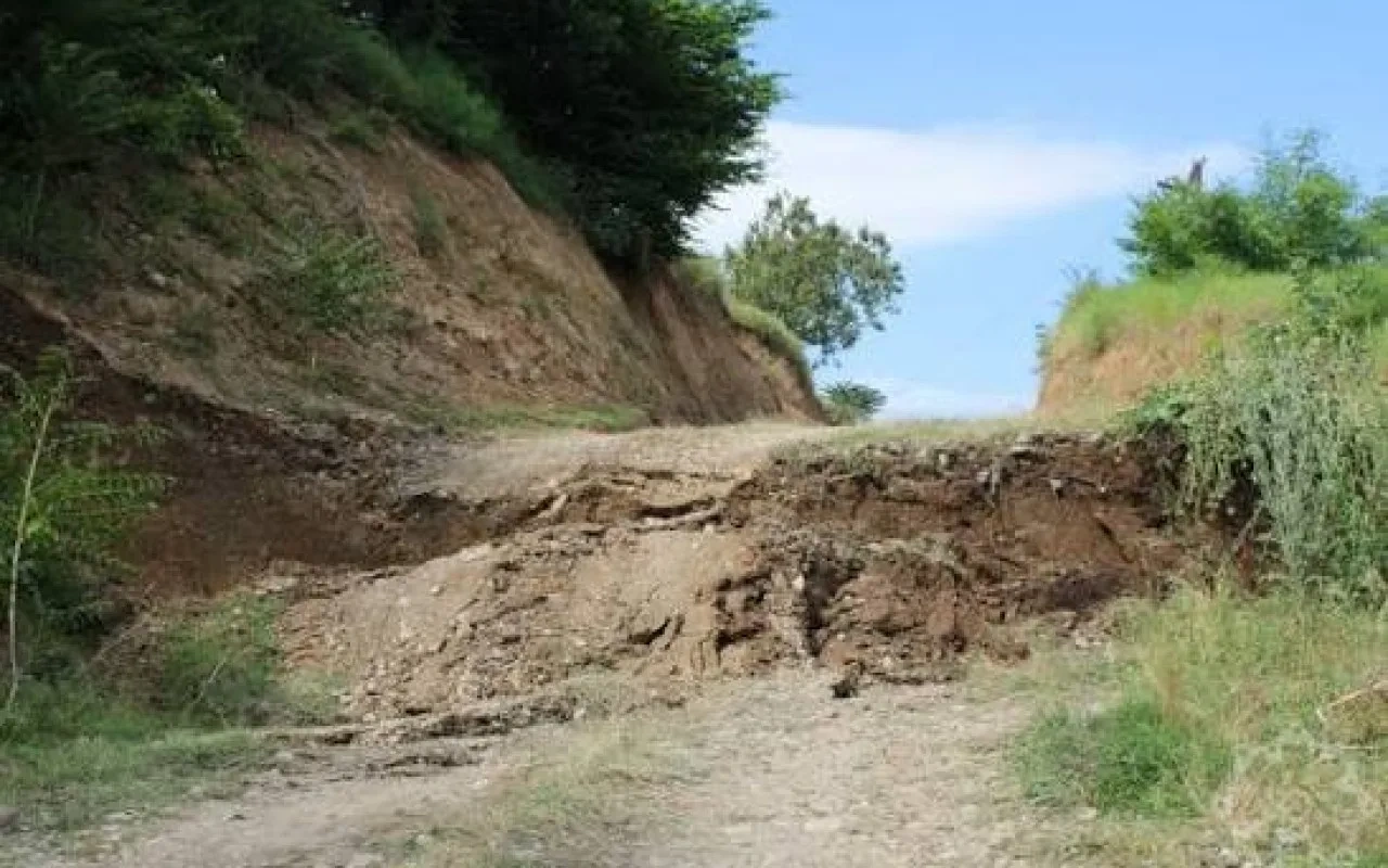 Qubada sürüşmə qeydə alınıb