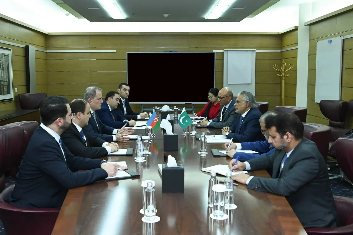Azərbaycan və Pakistan XİN başçıları regional məsələləri müzakirə ediblər - FOTO