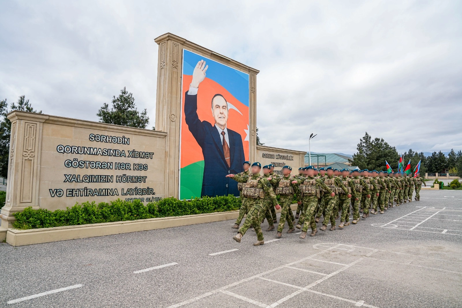 “Çevikçi” kursunu bitirmiş hərbi qulluqçulara beretlər təqdim olundu - FOTOLAR