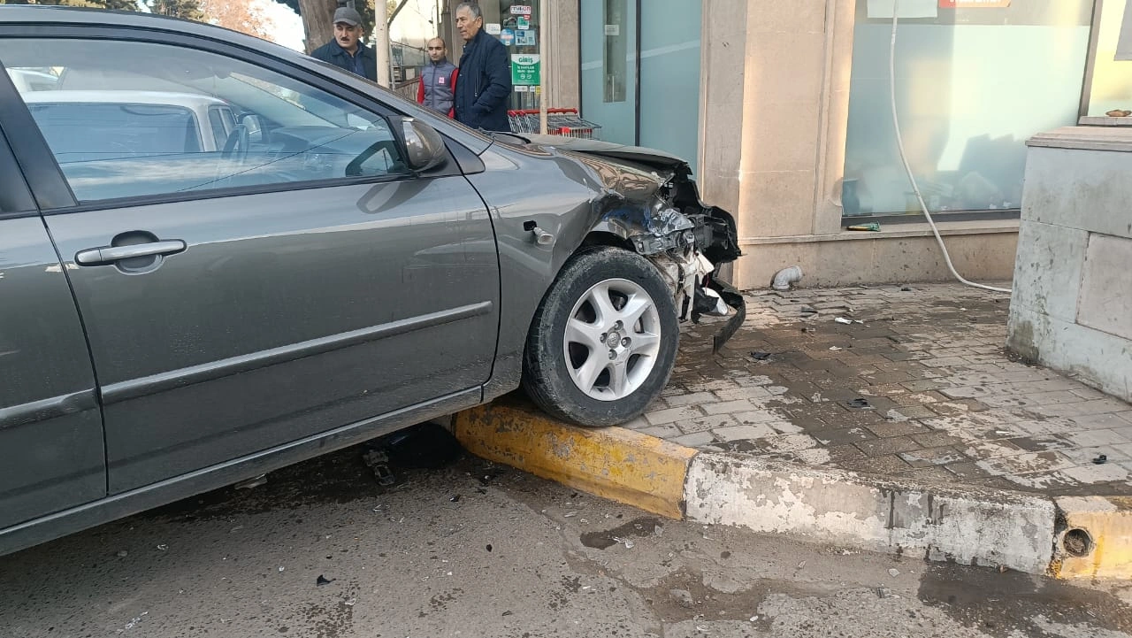 Tovuzda ağır yol qəzası-Xəsarət alan var - FOTOLAR