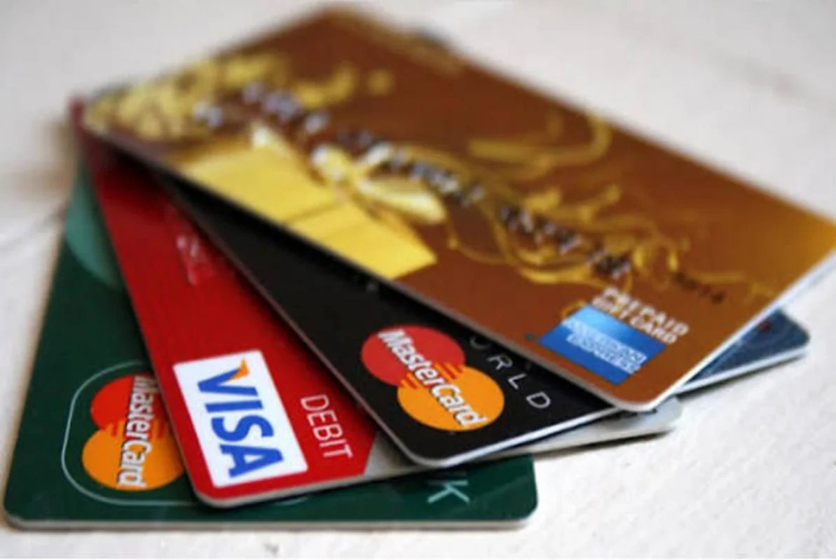 Bank kartlarına qoyulan qadağa ilə bağlı rəsmi açıqlama